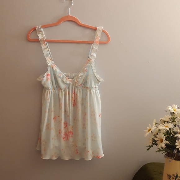 Victoria's Secret Other - Victoria Secret light flowery Chemises💮Size S